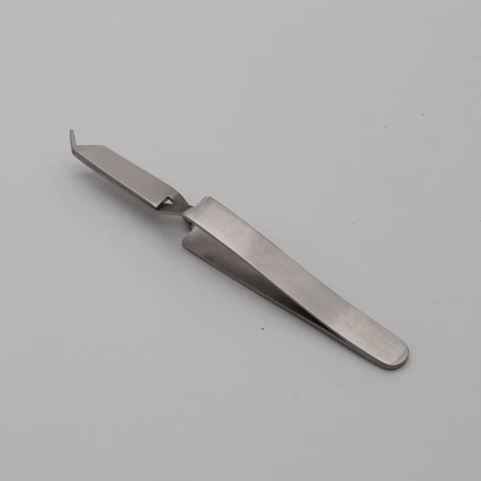 Bracket Positioning Tweezers — Orthodontic Instruments supplied by Philmed Supplies Inc.