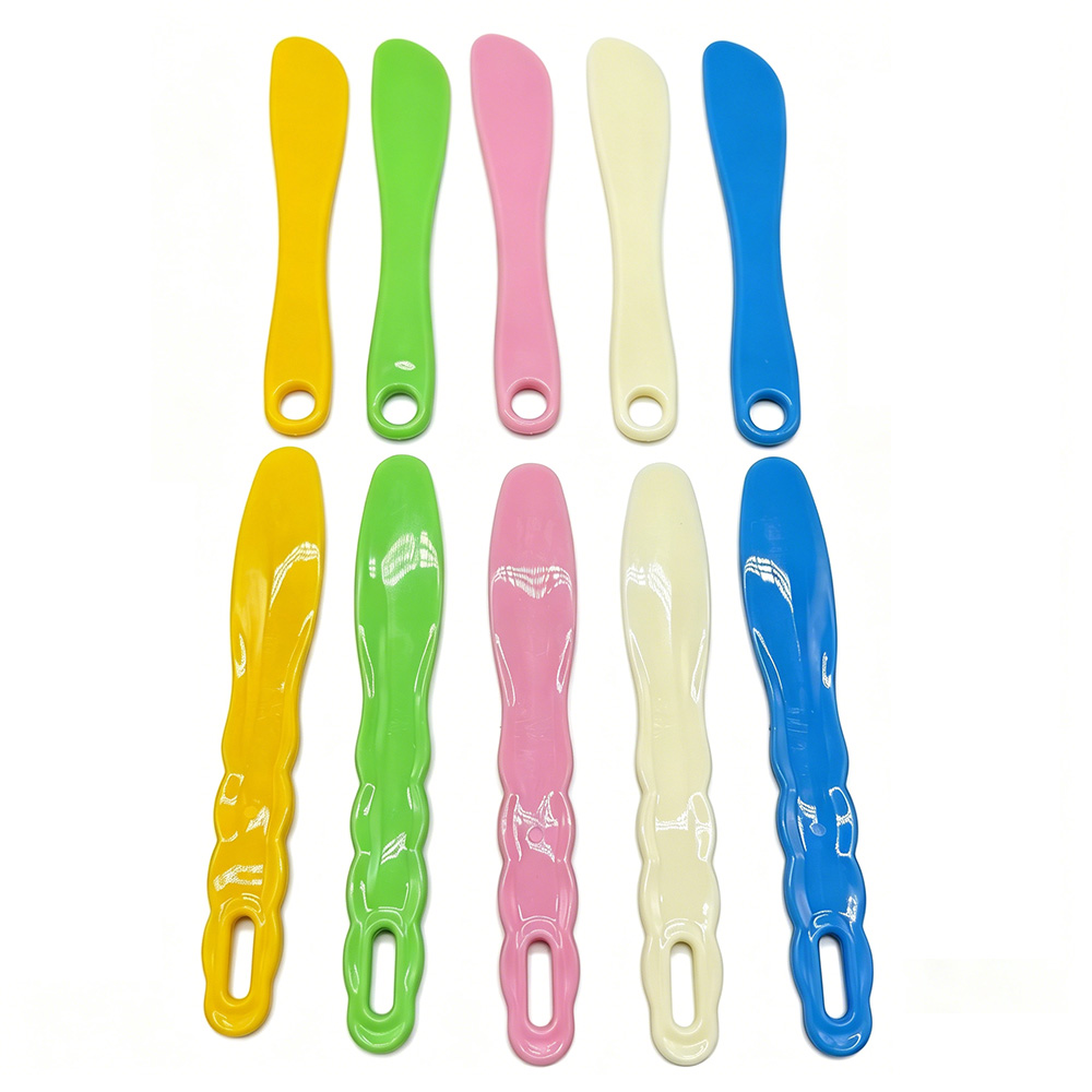 Alginate Mixing Spatula — Spatula supplied by Philmed Supplies Inc.